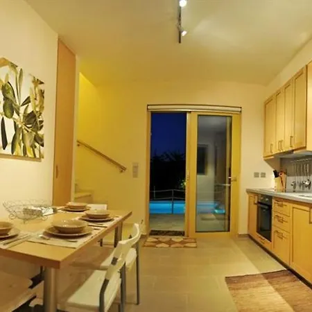 Casa Smaragdi Villas *