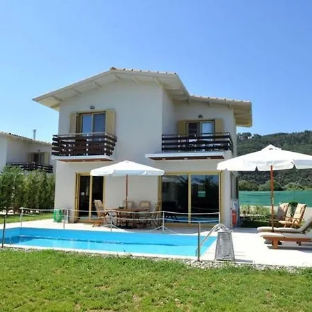 Casa Smaragdi Villas